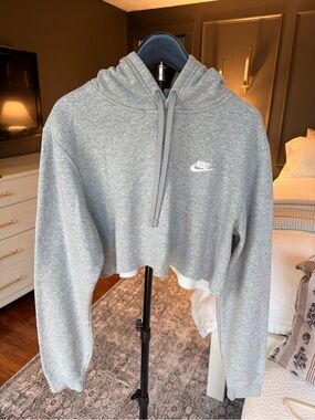 Nike Women’s Gray Cropped Hoodie Sweatshirt Fleece Pullover Medium